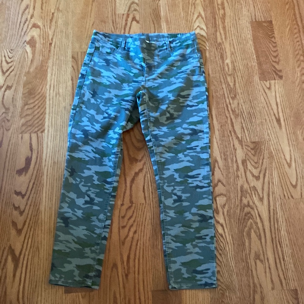 Green camo kids pants